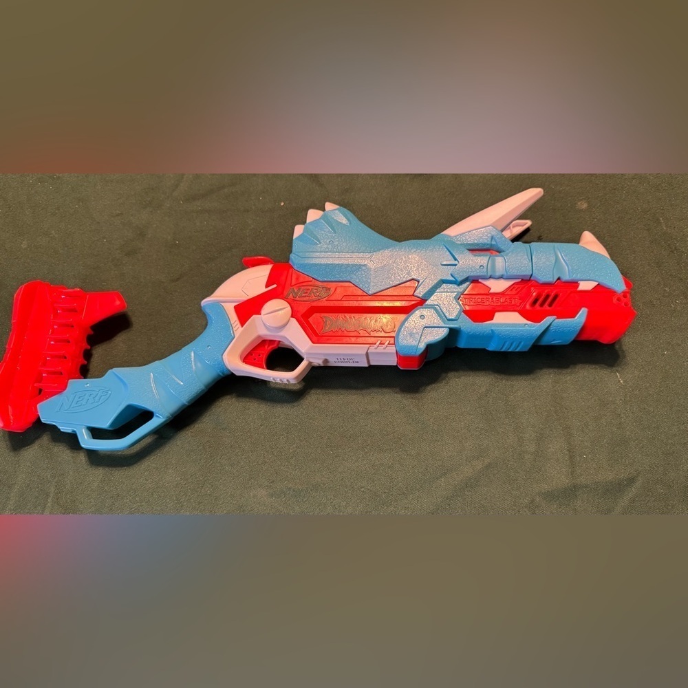 Nerf Dinosquad Tricera Blaster Works as it should!